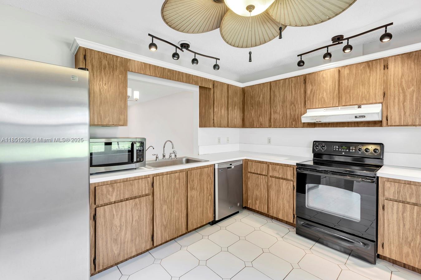 LAKES OF BOCA BARWOOD 2 - Residential