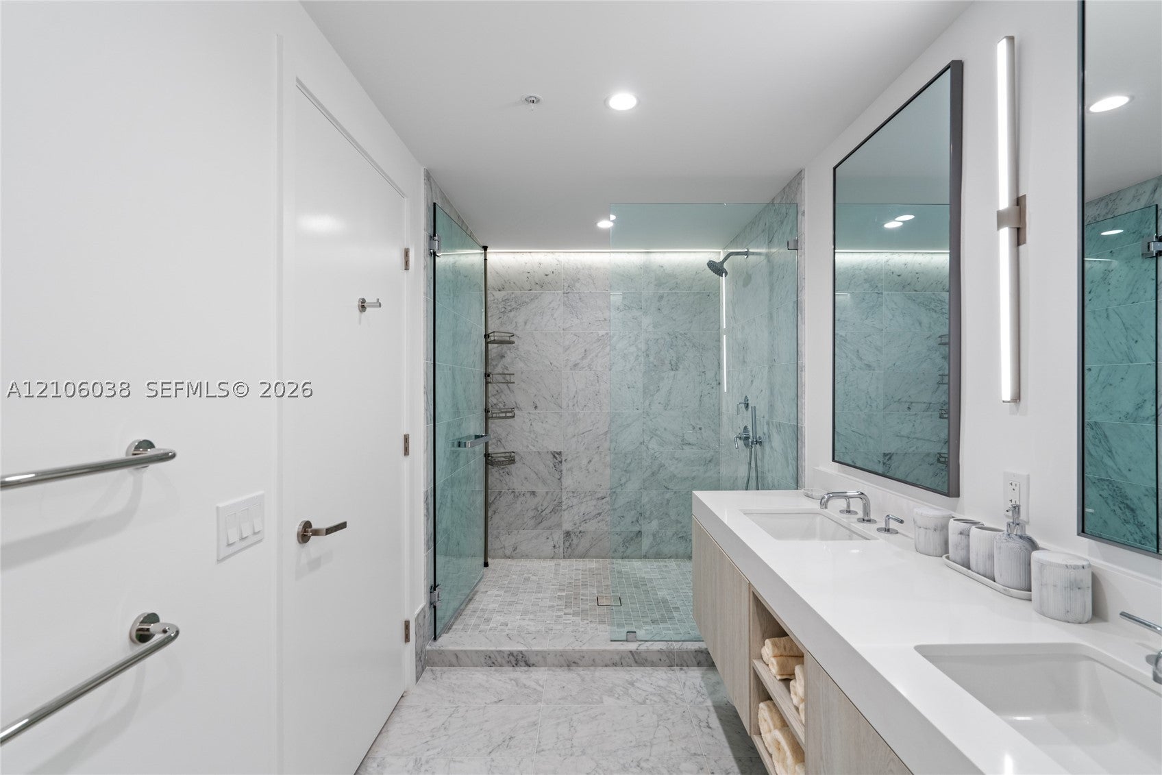 9221 E Bay Harbor Dr 408