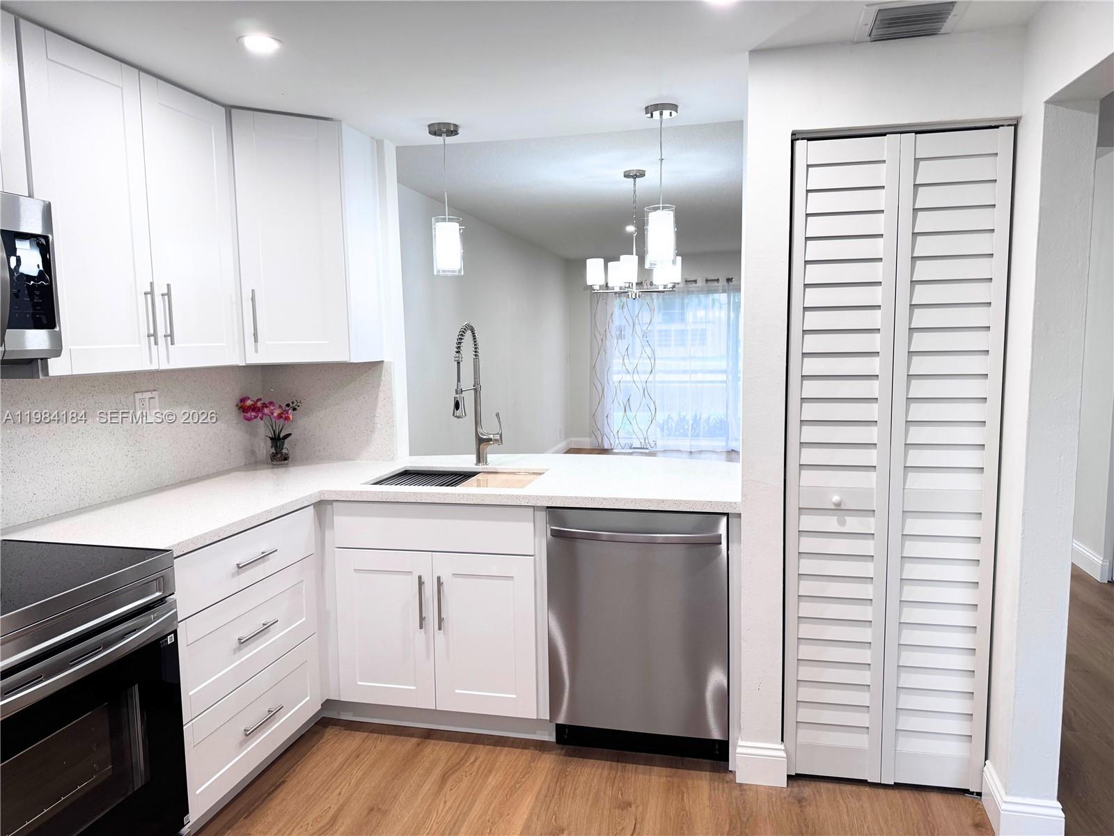 GREENS CONDO APTS PHASE I - Residential