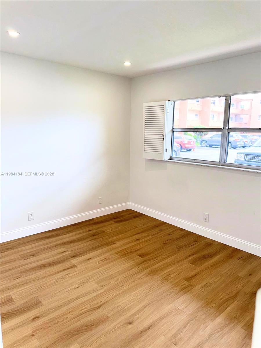 GREENS CONDO APTS PHASE I - Residential