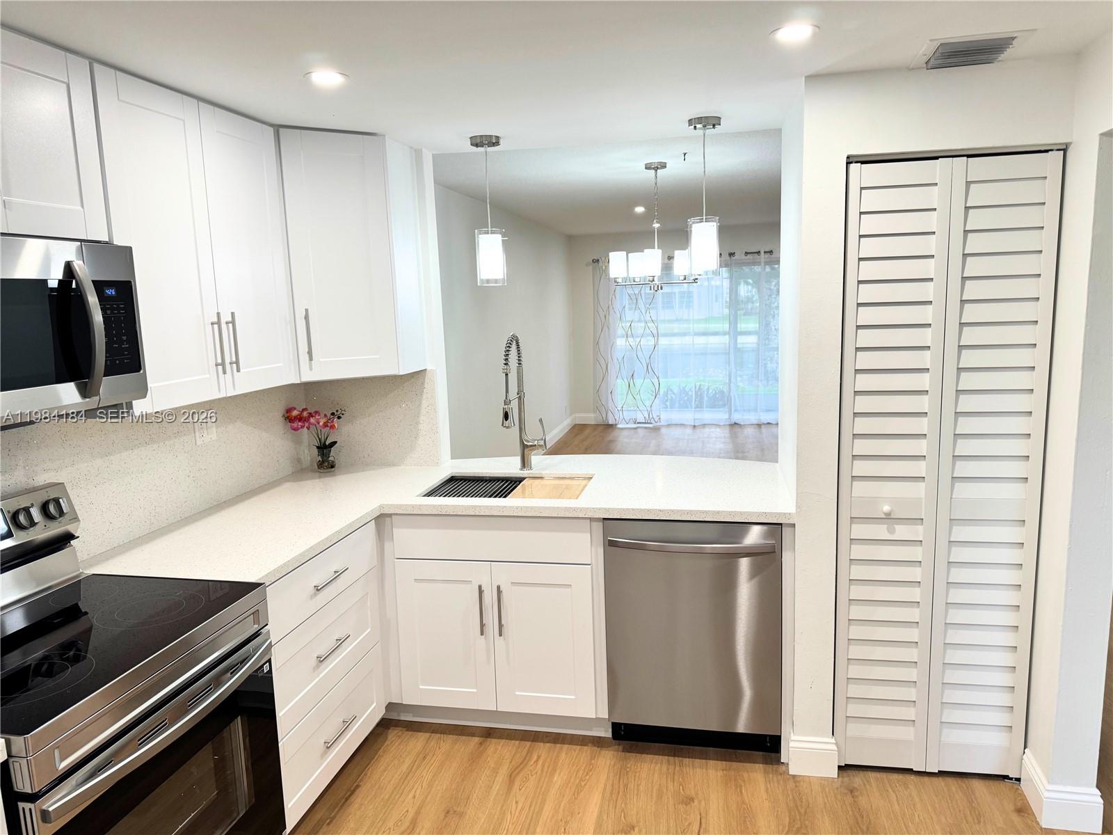 GREENS CONDO APTS PHASE I - Residential