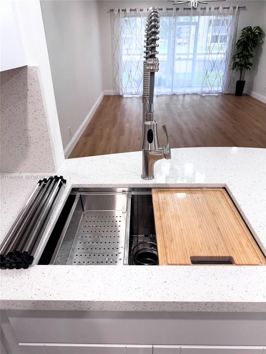 GREENS CONDO APTS PHASE I - Residential