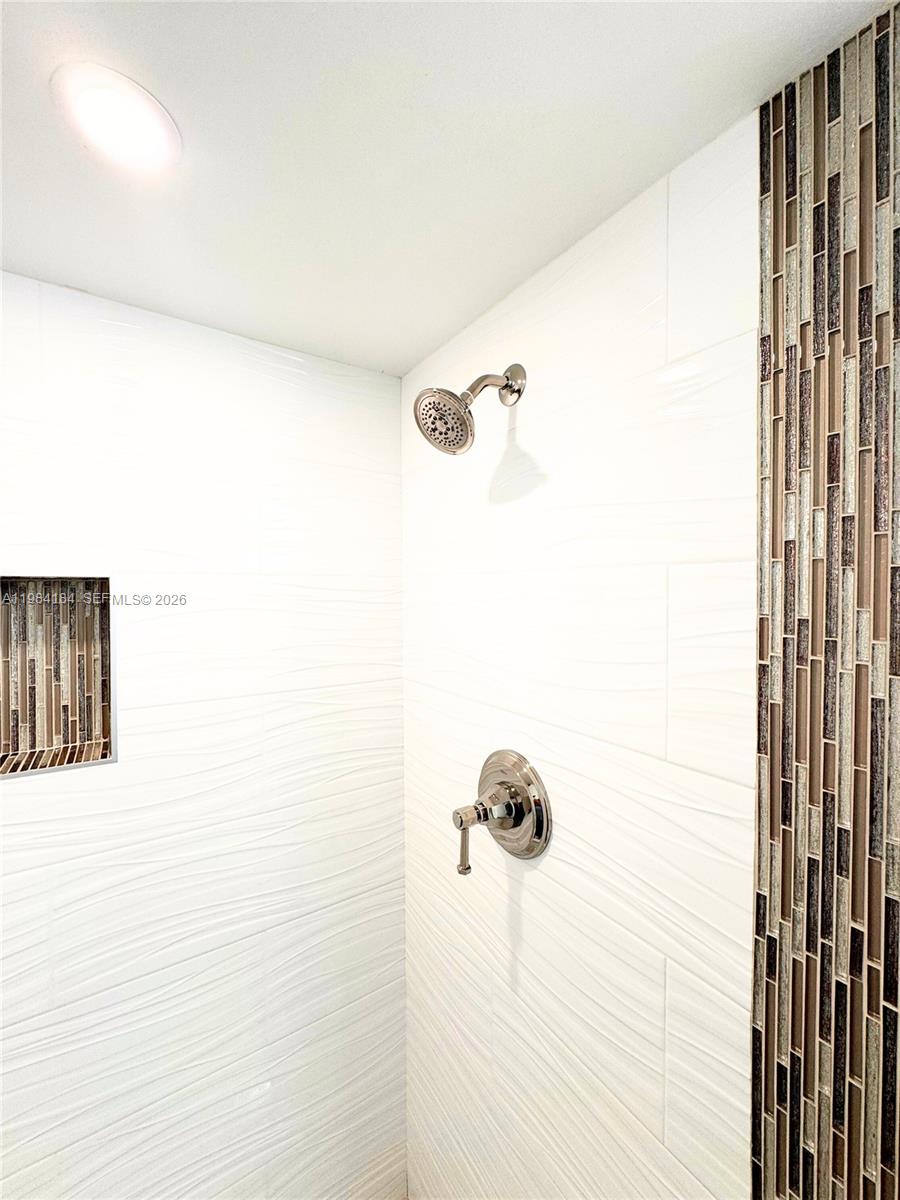 GREENS CONDO APTS PHASE I - Residential