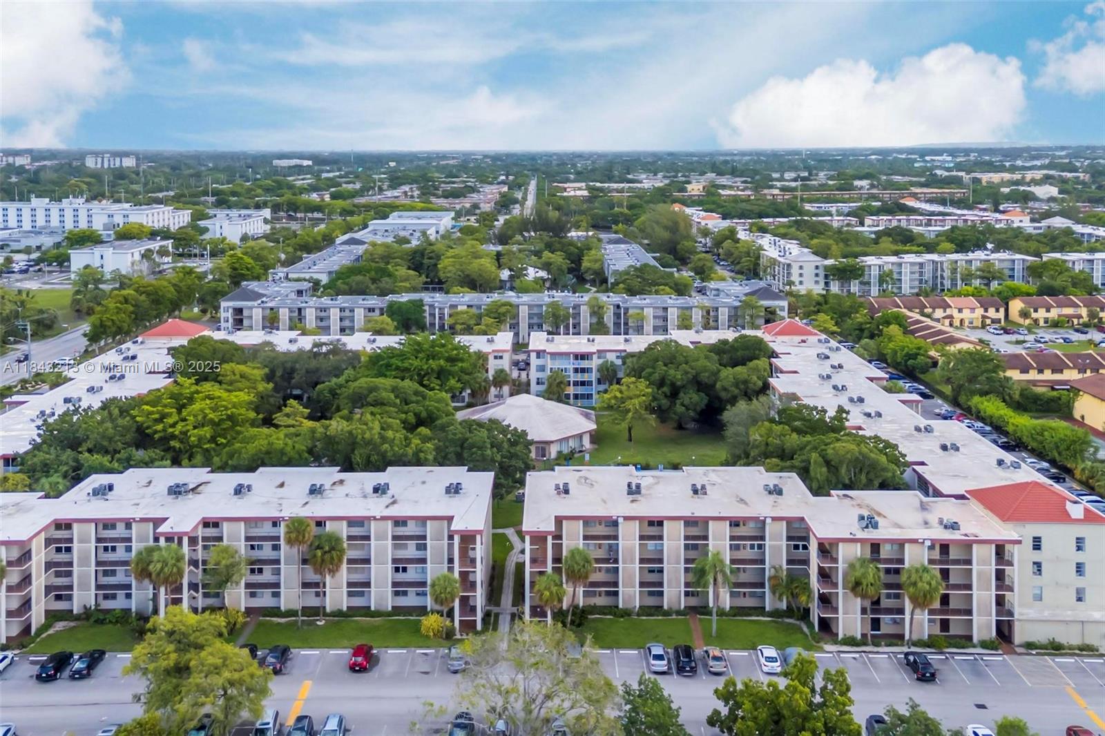 CYPRESS CHASE CONDO NO 8 - Residential