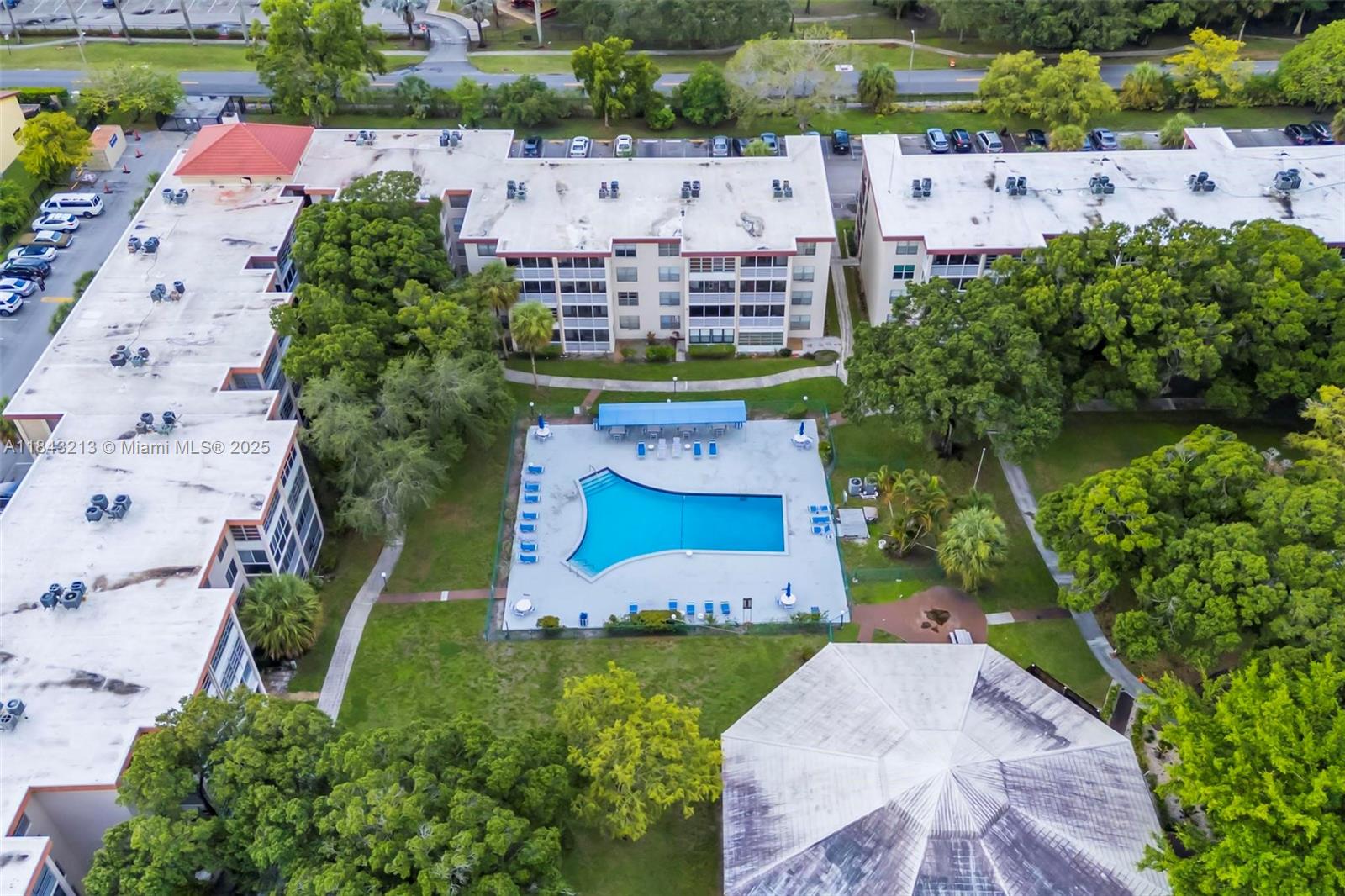 CYPRESS CHASE CONDO NO 8 - Residential