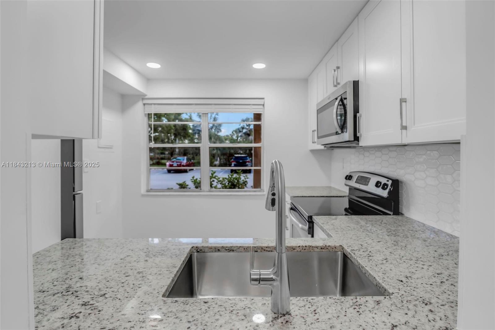 CYPRESS CHASE CONDO NO 8 - Residential