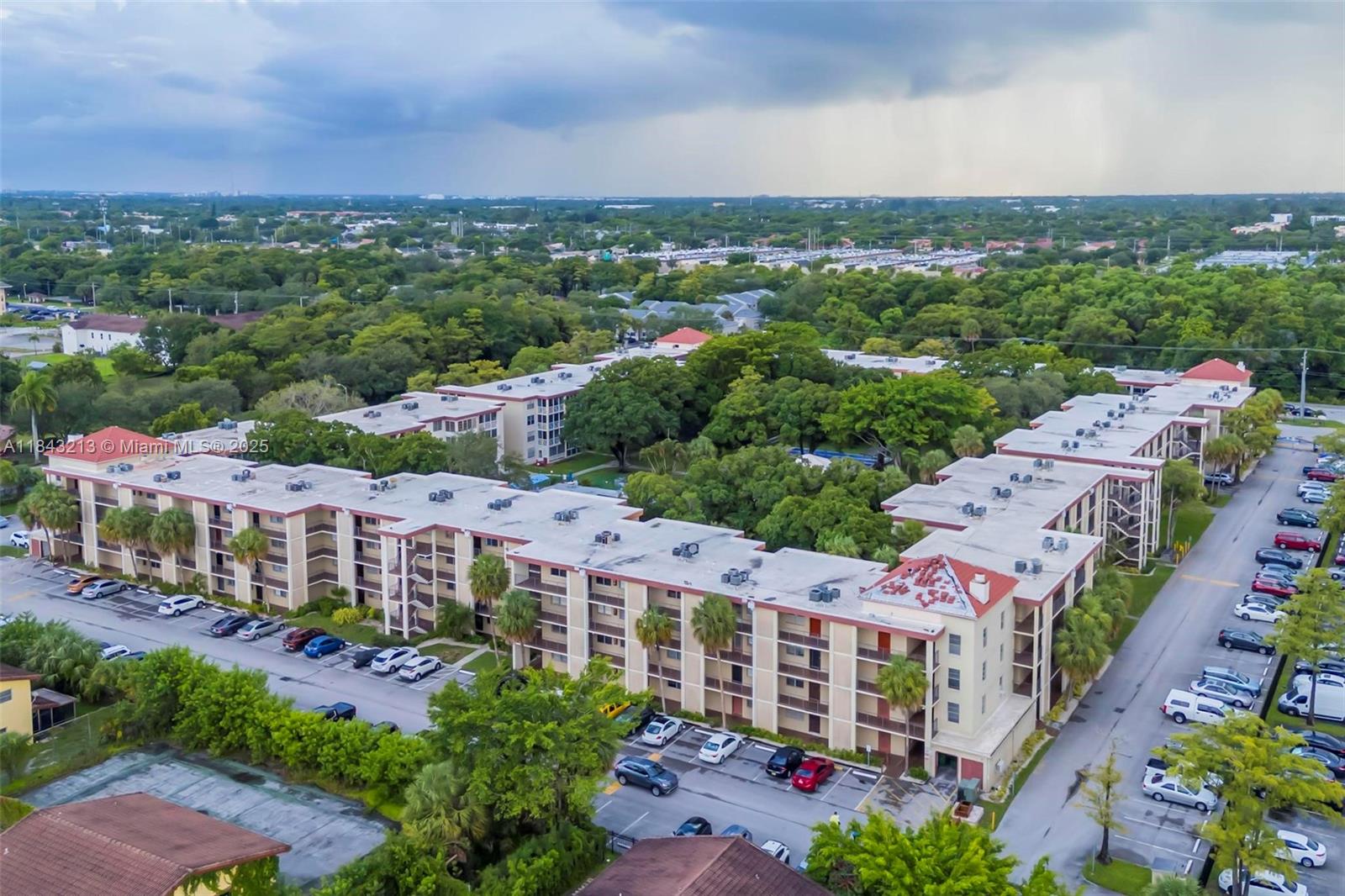 CYPRESS CHASE CONDO NO 8 - Residential