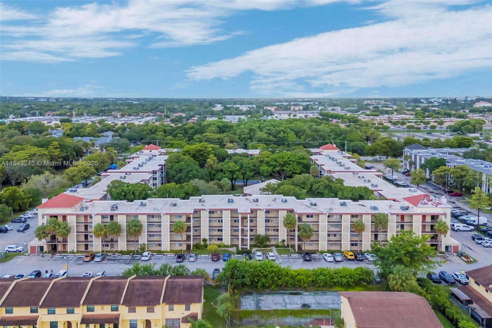 CYPRESS CHASE CONDO NO 8 - Residential