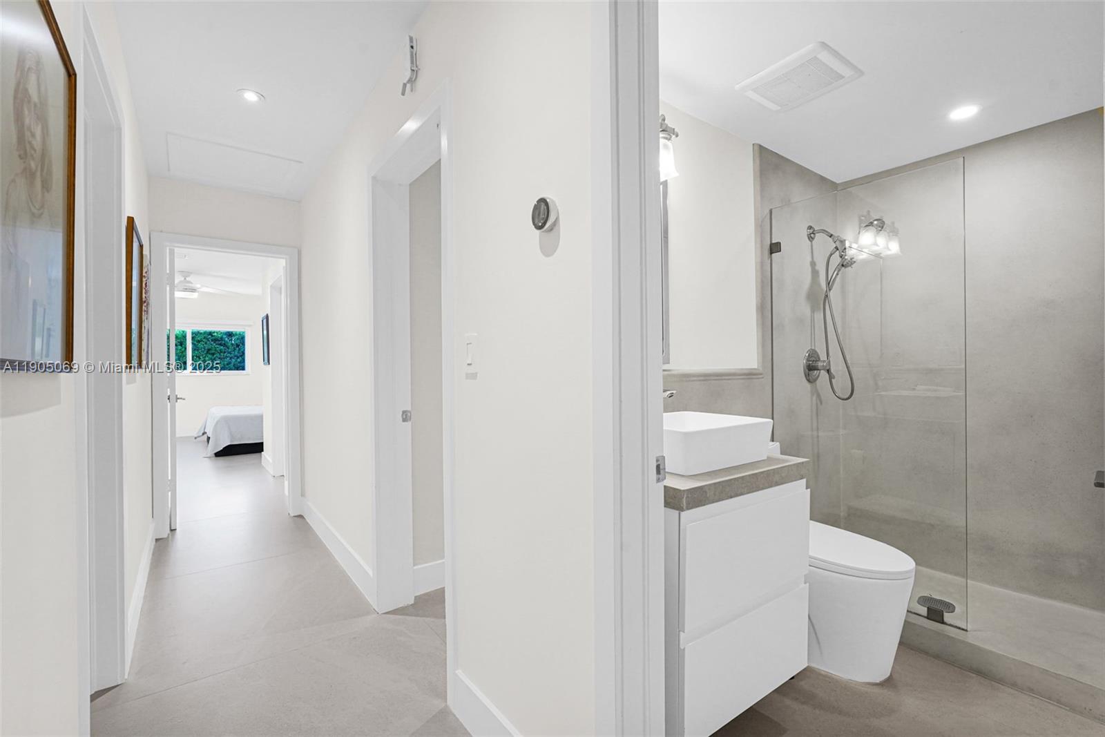 TROPICAL ISLE HOMES SUB 4 - Residential Lease