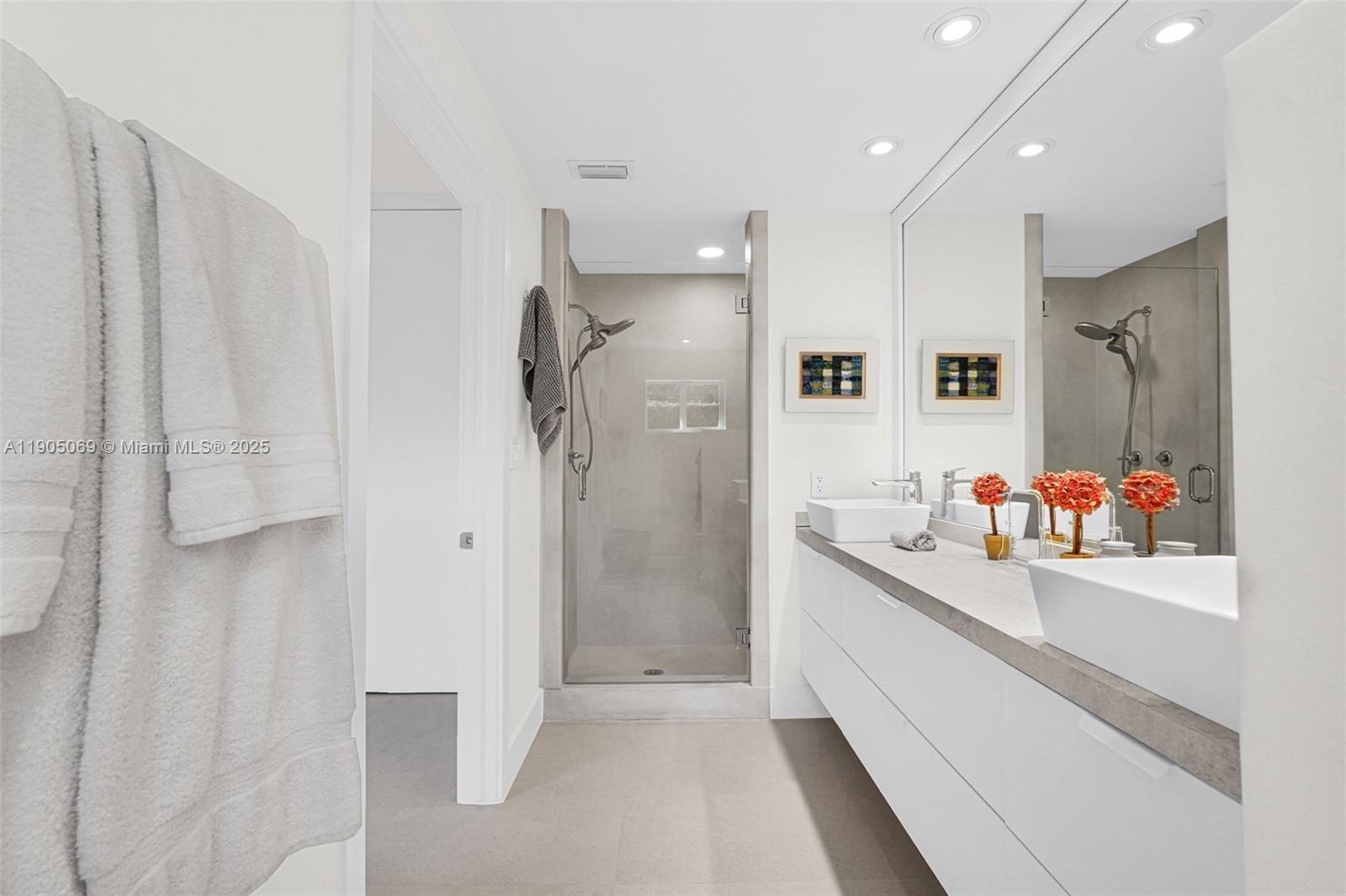 TROPICAL ISLE HOMES SUB 4 - Residential Lease