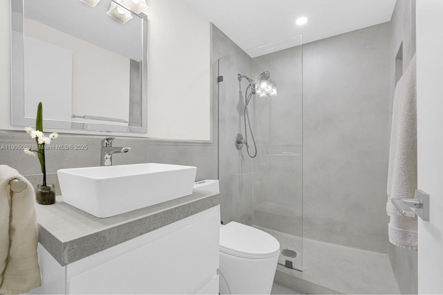 TROPICAL ISLE HOMES SUB 4 - Residential Lease