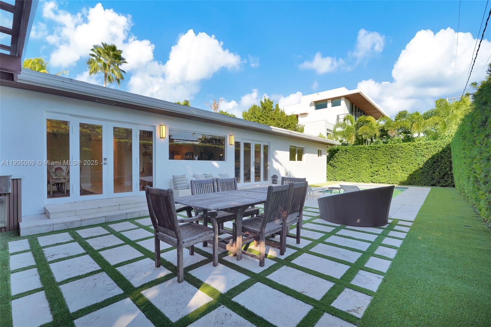 TROPICAL ISLE HOMES SUB 4 - Residential Lease