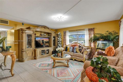 3081 NW 47th Ter 101 Lauderdale Lakes FL 33313