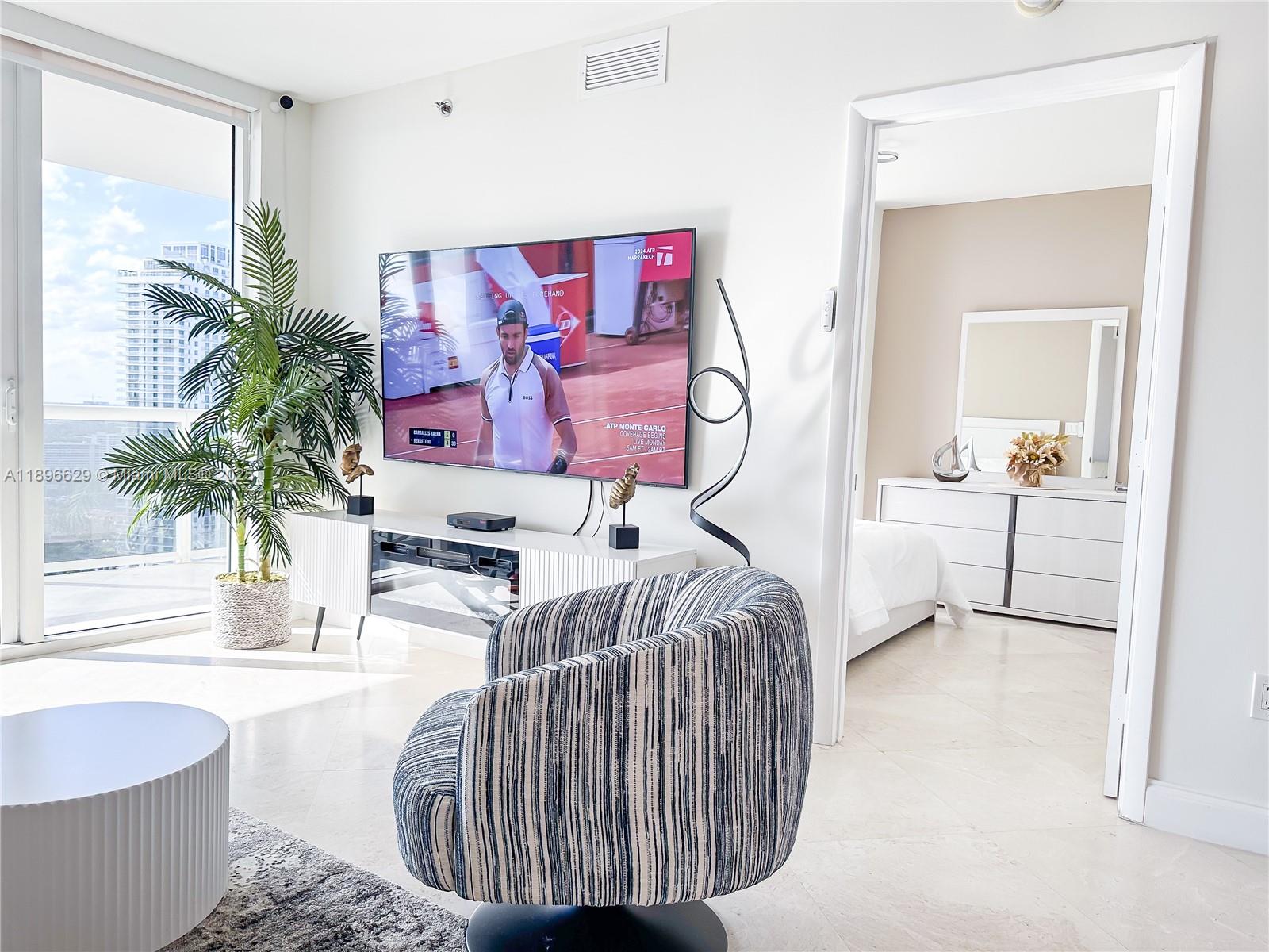 BEACH CLUB CONDO - Residential Lease