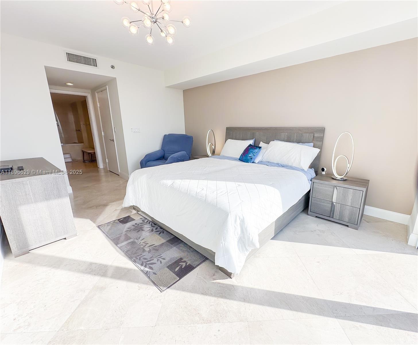 BEACH CLUB CONDO - Residential Lease