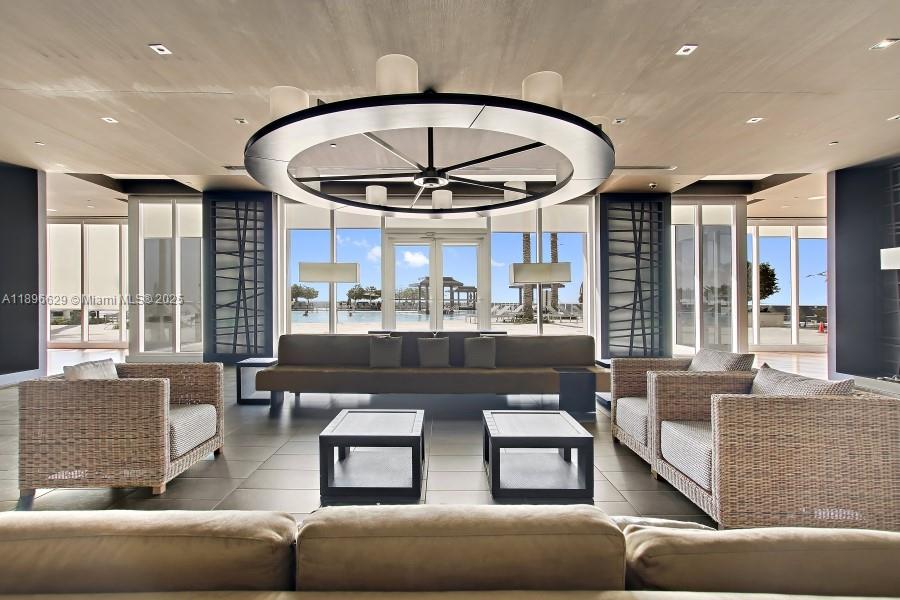 BEACH CLUB CONDO - Residential Lease