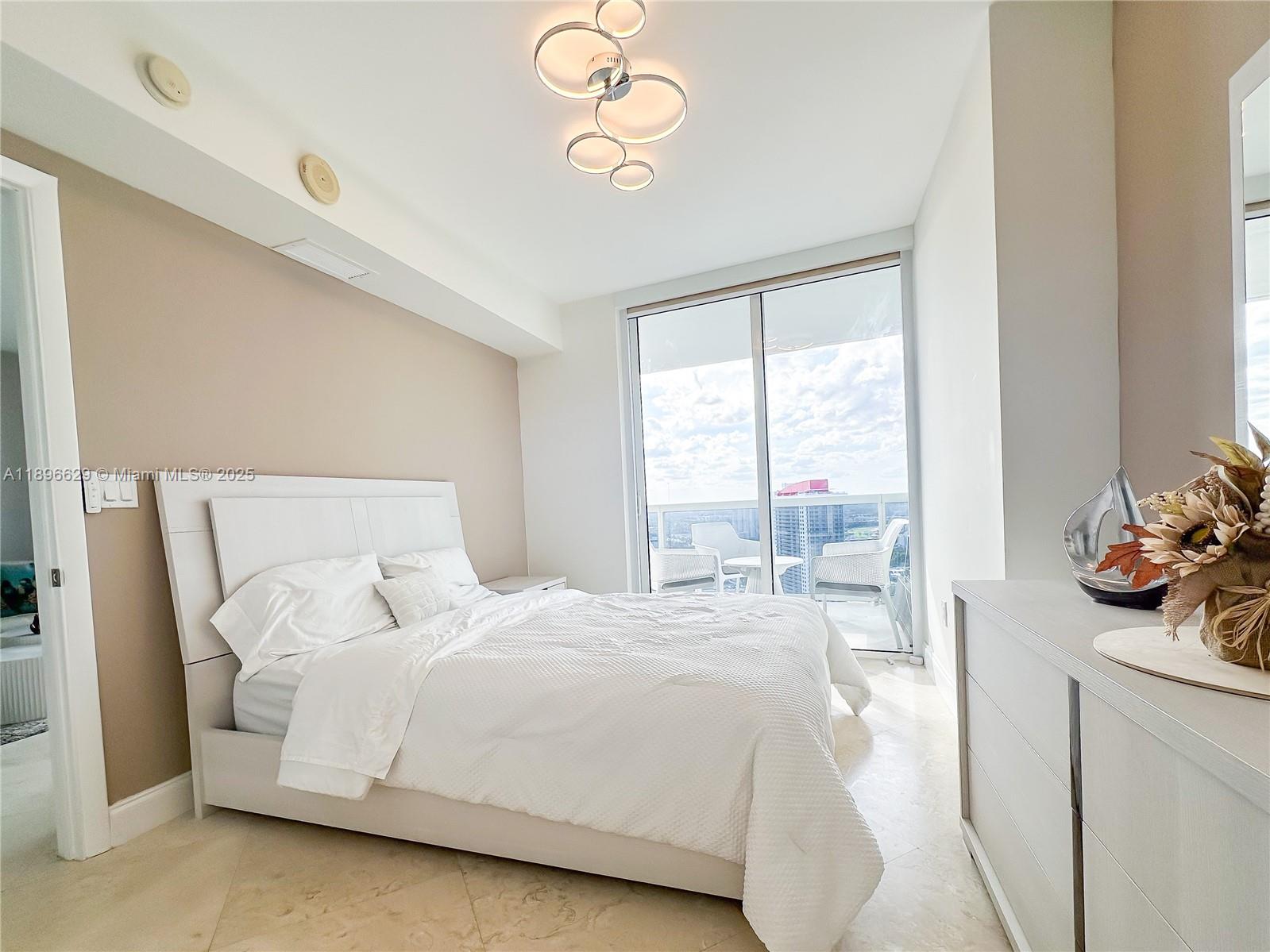 BEACH CLUB CONDO - Residential Lease