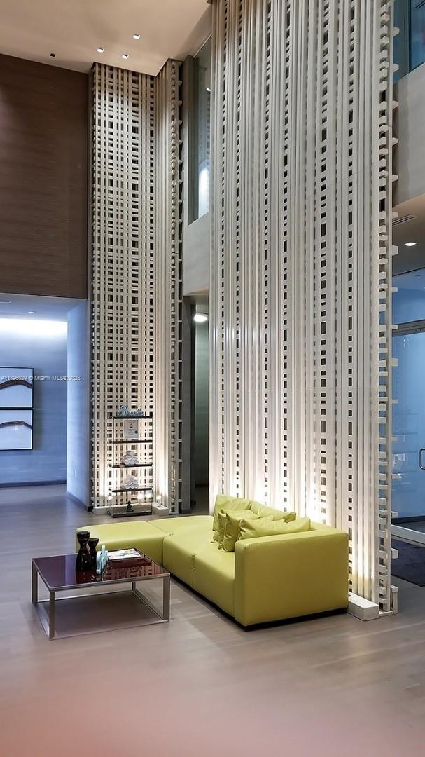 BEACH CLUB CONDO - Residential Lease