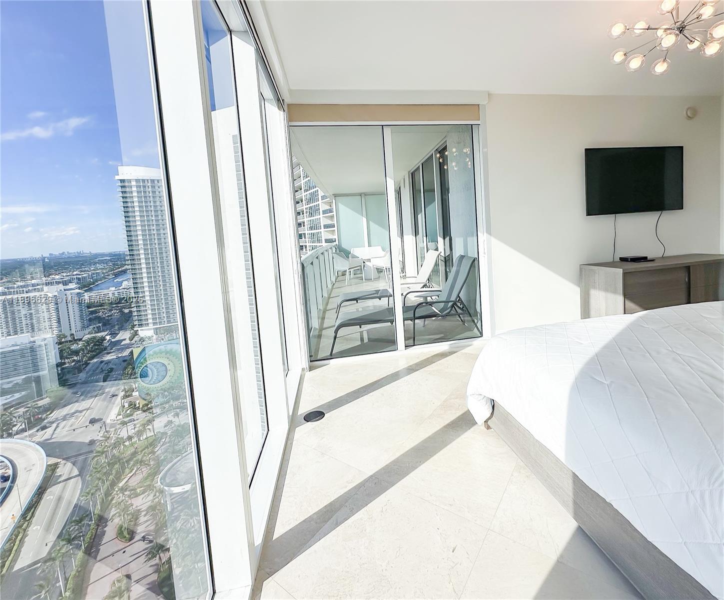 BEACH CLUB CONDO - Residential Lease