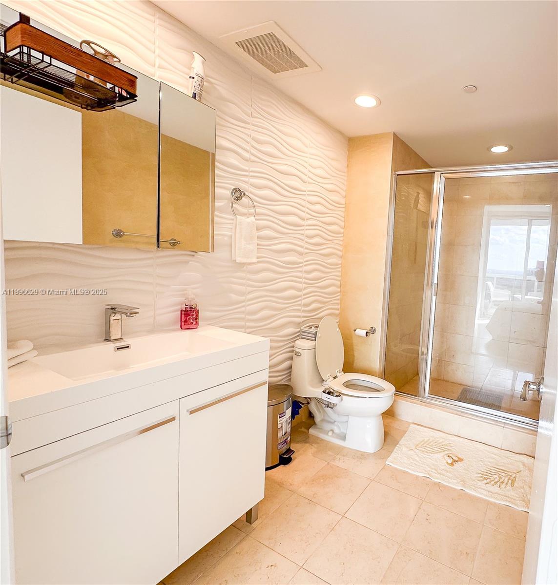 BEACH CLUB CONDO - Residential Lease