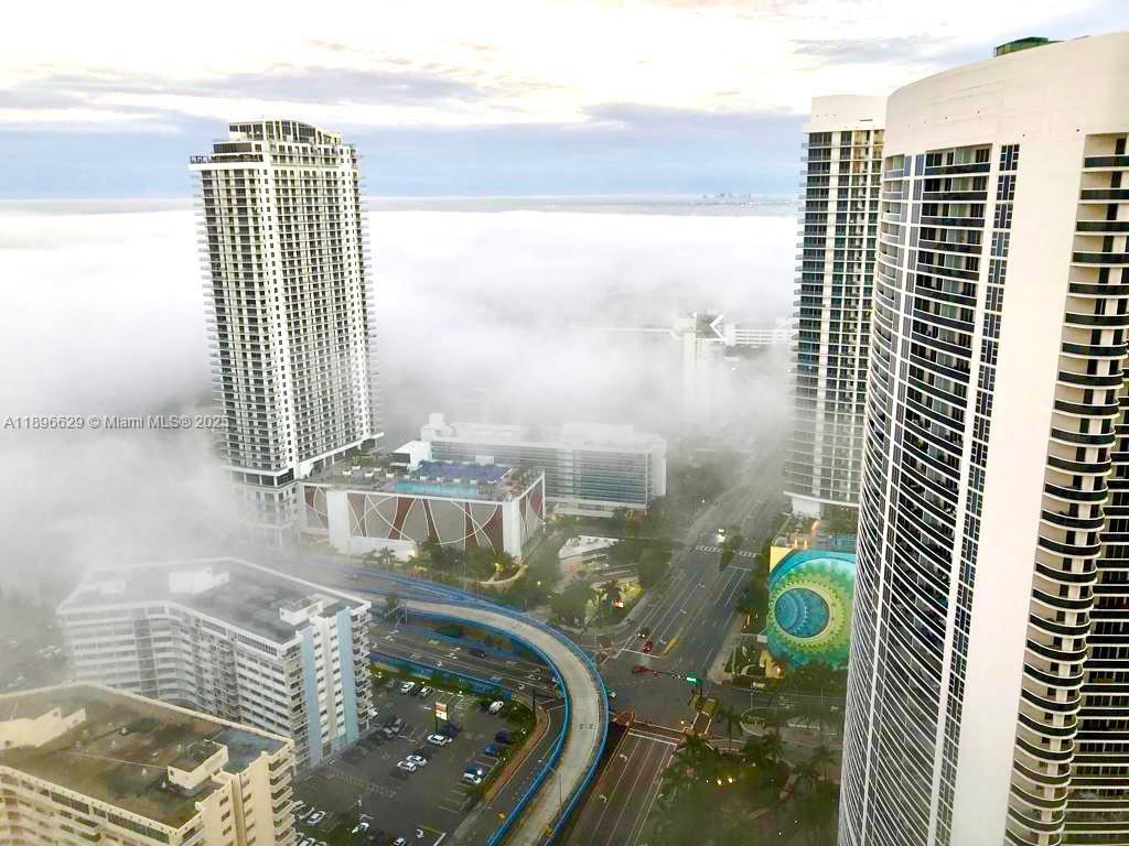 BEACH CLUB CONDO - Residential Lease