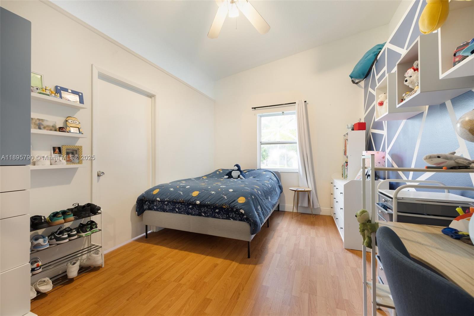 LAKES BY THE BAY SEC 4 - Residential