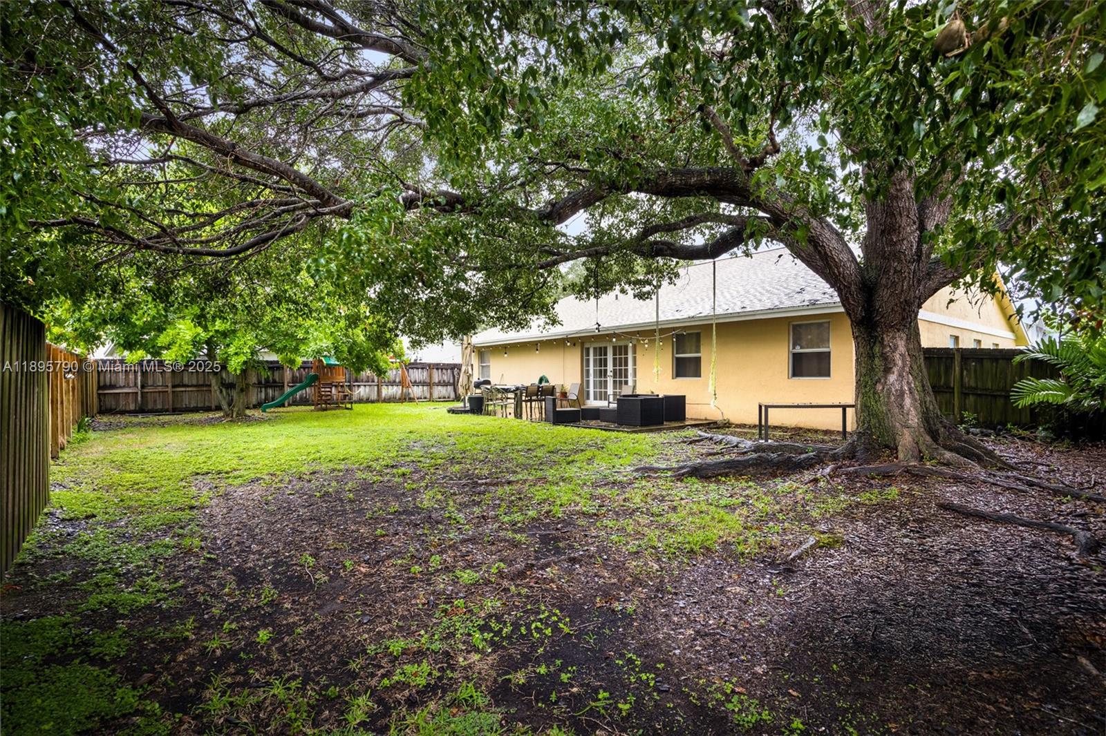 LAKES BY THE BAY SEC 4 - Residential