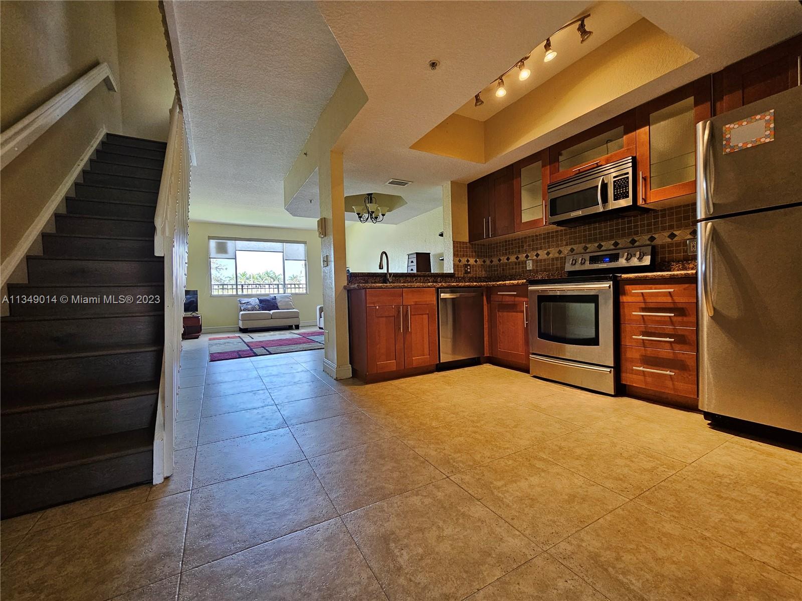 VILLAS DE TUSCANY CONDO - Residential