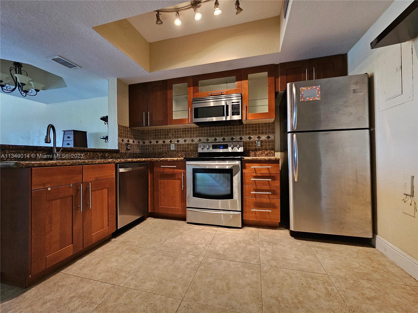 VILLAS DE TUSCANY CONDO - Residential