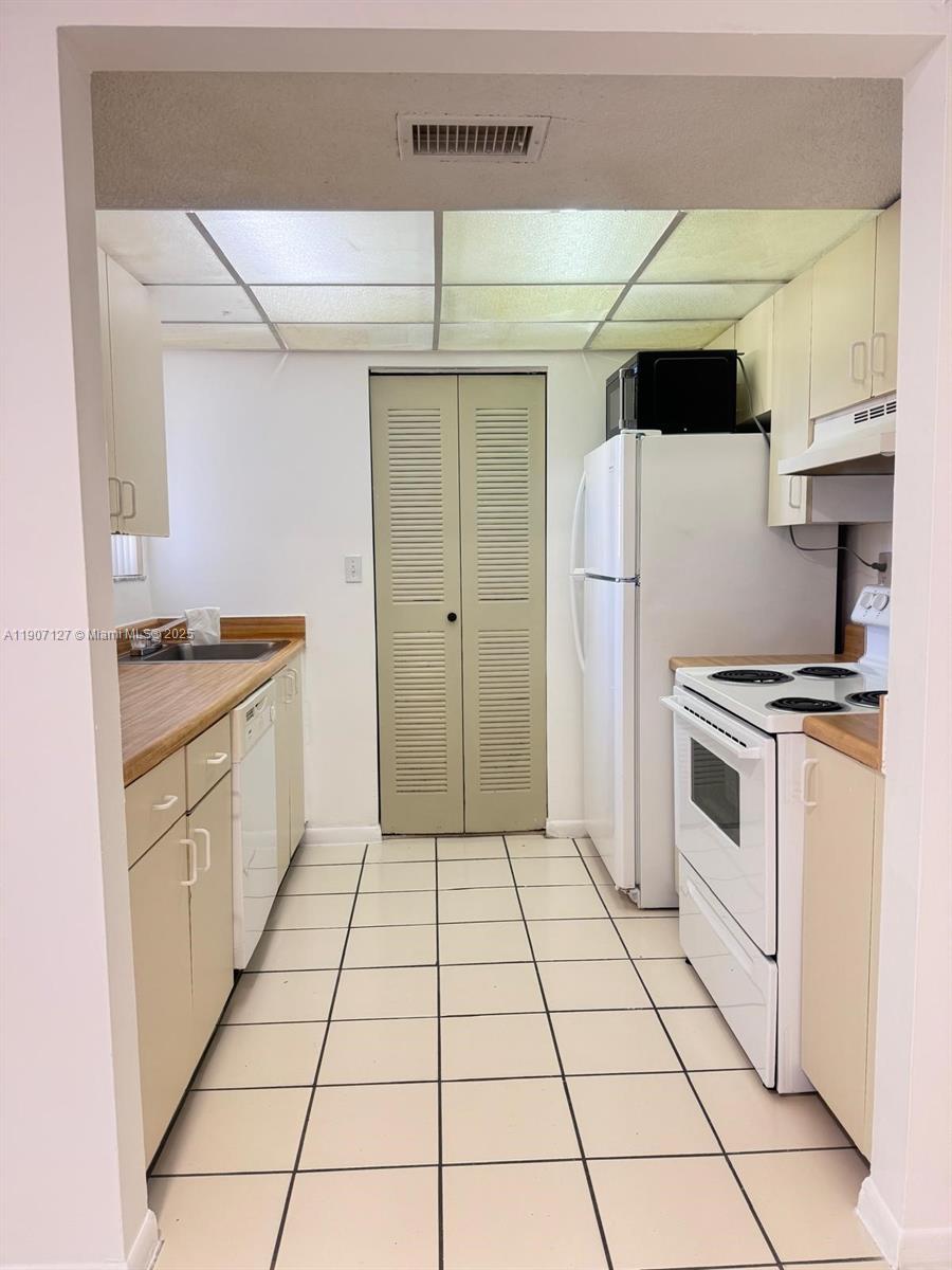 SOLEIL LAKE CONDO - Residential