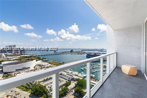 SPACIOUS FULLY FURNISHED 1 BEDROOM WITH STUNNING BAY AND CITY VIEWS IN THE HEART OF DOWNTOWN. VIZCAYNE FEATURES LUXURIOUS AMENITIES WITH 4 POOLS, STATE OF THE ART GYM, FULL SERVICE SPA W CONCIERGE, BUSINESS CENTERS, THEATER ROOM, CLUBHOUSE, AND MORE. WALK TO METROMOVER, BAYFRONT PARK, WHOLE FOODS, AND GREAT RESTAURANTS AND CAFES JUST STEPS AWAY. UNIT FEATURES LARGE BALCONY WITH NORTH EAST VIEWS OF BISCAYNE BAY. LARGE MASTER WITH WALK IN CLOSET, ONE ASSIGNED PARKING. AVAILABLE AS OF MAY 16 2023 FOR EITHER SHORT TERM OR ANNUAL.