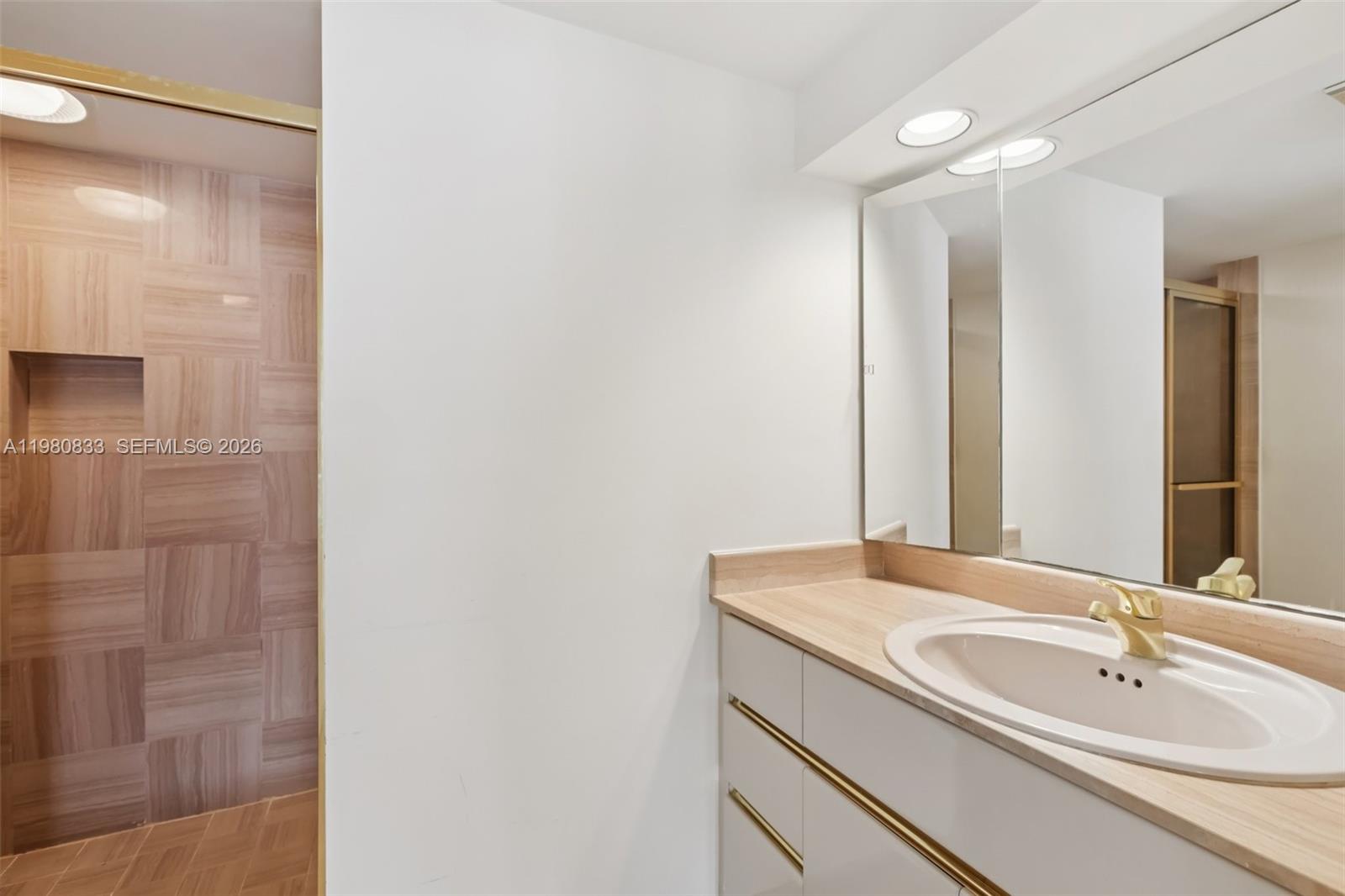 VILLA MARE CONDO - Residential