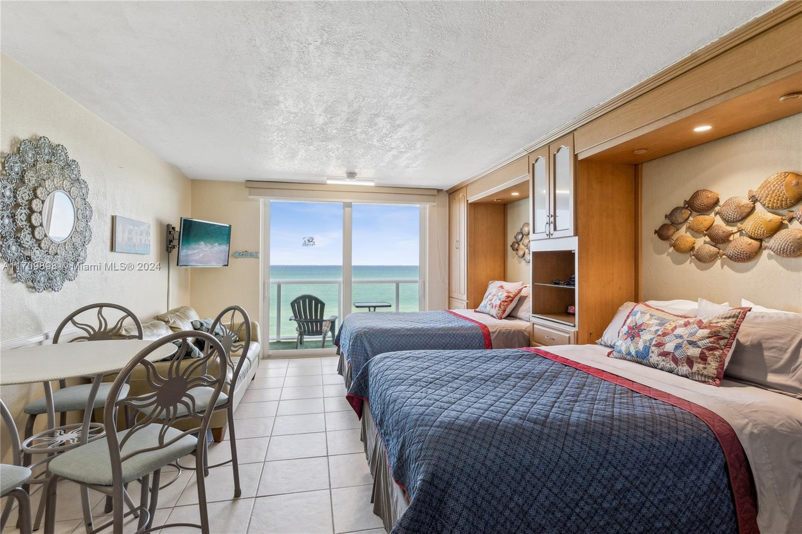 19201 Collins Ave 612