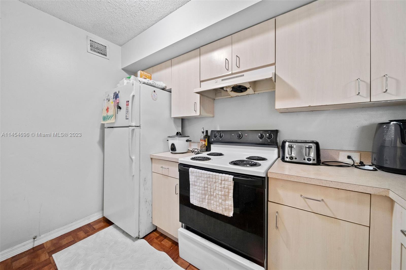 DEVONAIRE CONDO AT PEMBRO - Residential