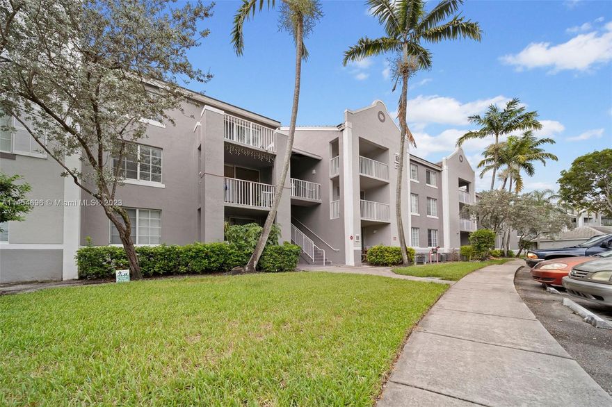 Spacious 1 Bedroom + Den condo located in the desirable neighborhood of Pembroke Pines. Tastefully updated unit with wood floors, walk in closet, spacious kitchen, outdoor balcony. Washer/dryer located inside the unit. Close to Pembroke Lake Mall, Pembroke Garden, and more. Great opportunity to purchase for yourself or as an investment!