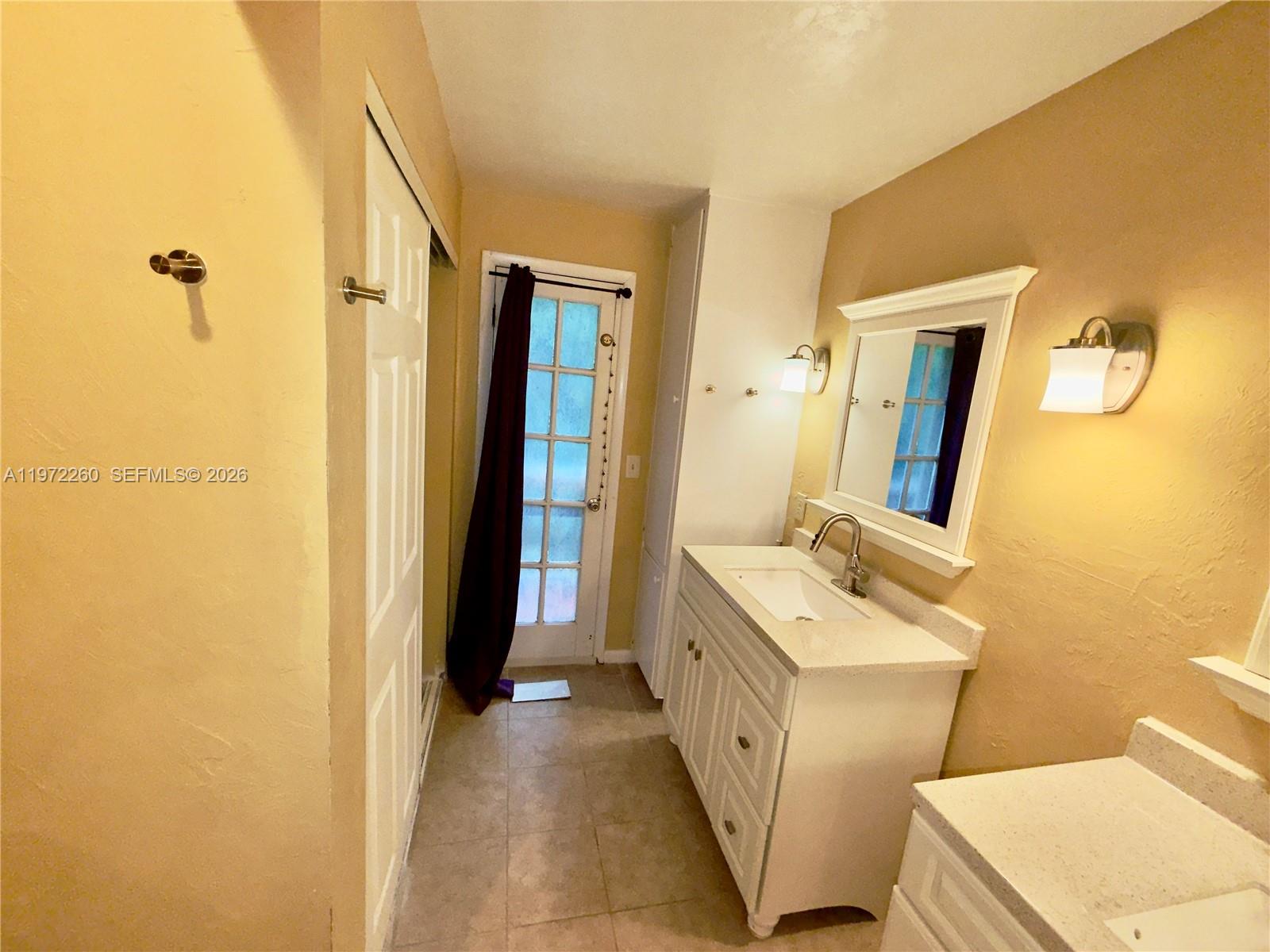 SUBURBAN HILLS - Residential