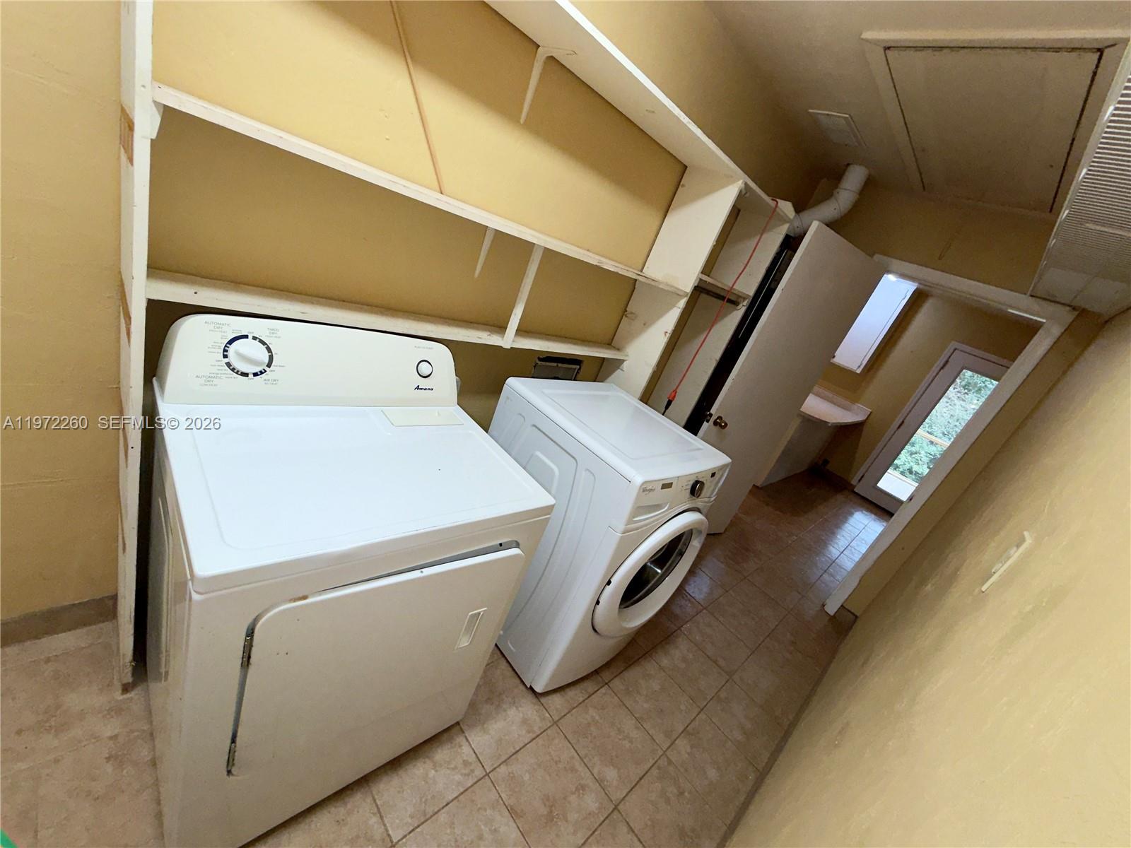 SUBURBAN HILLS - Residential