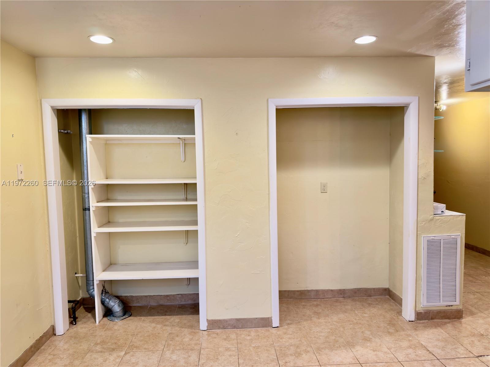 SUBURBAN HILLS - Residential