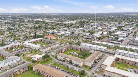 Tiny photo for 5300 Washington St #G323, Hollywood, FL 33021 (MLS # A12007851)