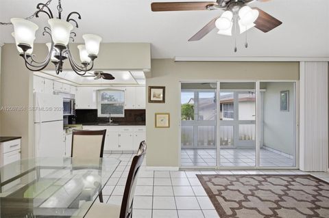 Tiny photo for 5300 Washington St #G323, Hollywood, FL 33021 (MLS # A12007851)