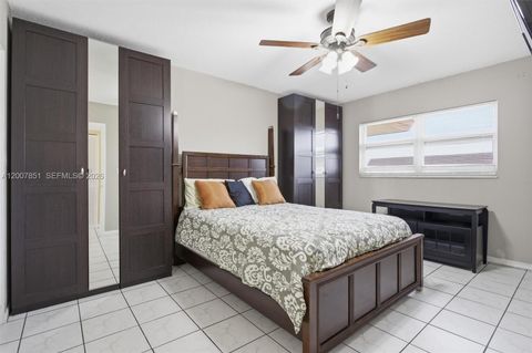 Tiny photo for 5300 Washington St #G323, Hollywood, FL 33021 (MLS # A12007851)