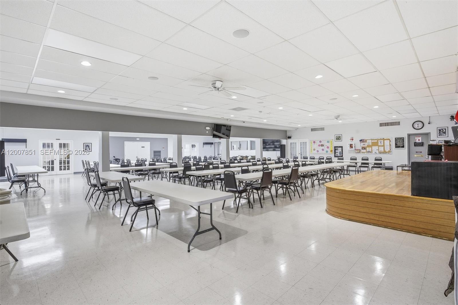 BEVERLY HILLS CONDO NUMBE - Residential