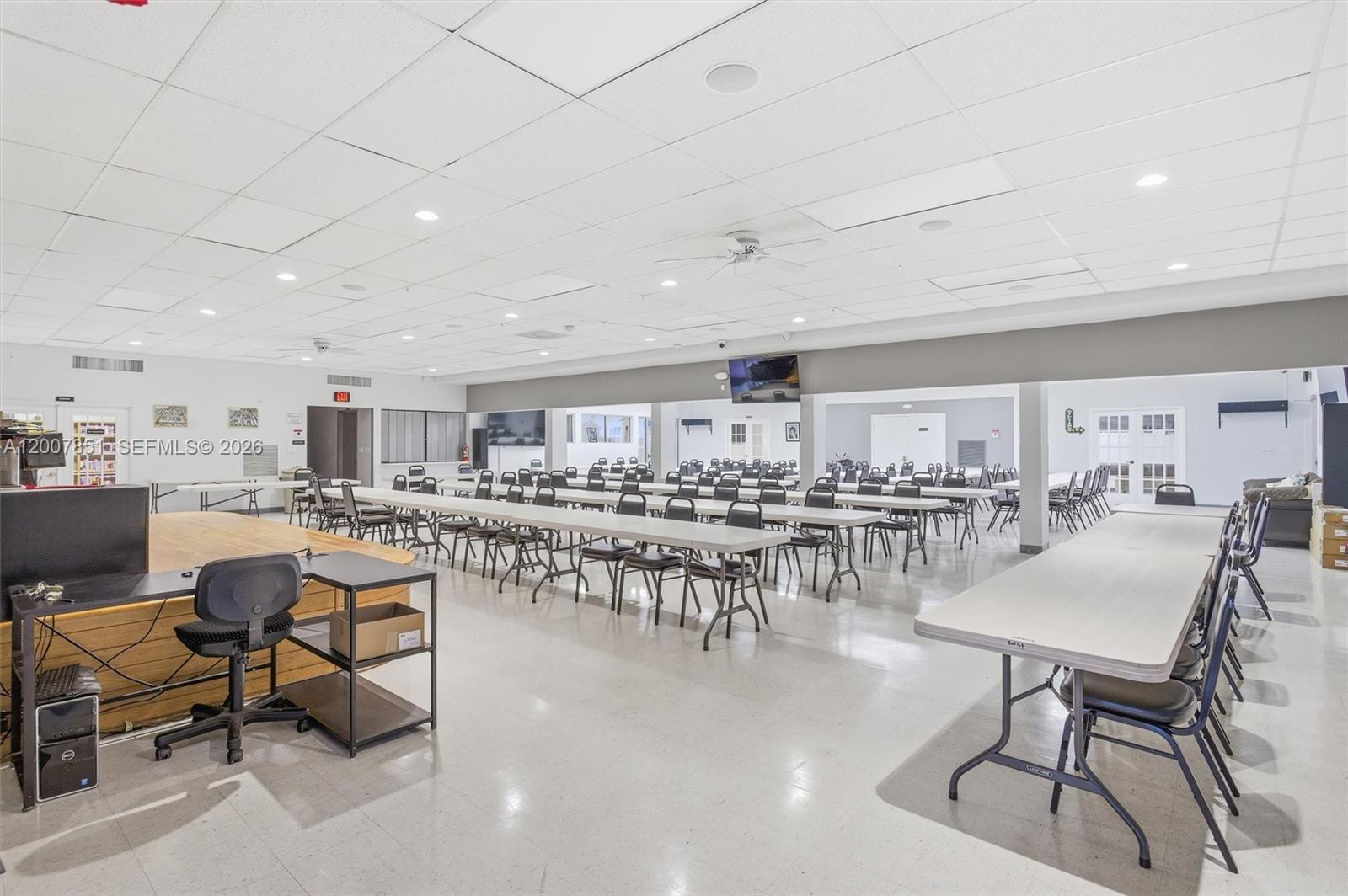 BEVERLY HILLS CONDO NUMBE - Residential