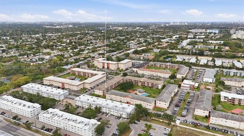 Tiny photo for 5300 Washington St #G323, Hollywood, FL 33021 (MLS # A12007851)