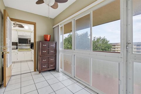 Tiny photo for 5300 Washington St #G323, Hollywood, FL 33021 (MLS # A12007851)