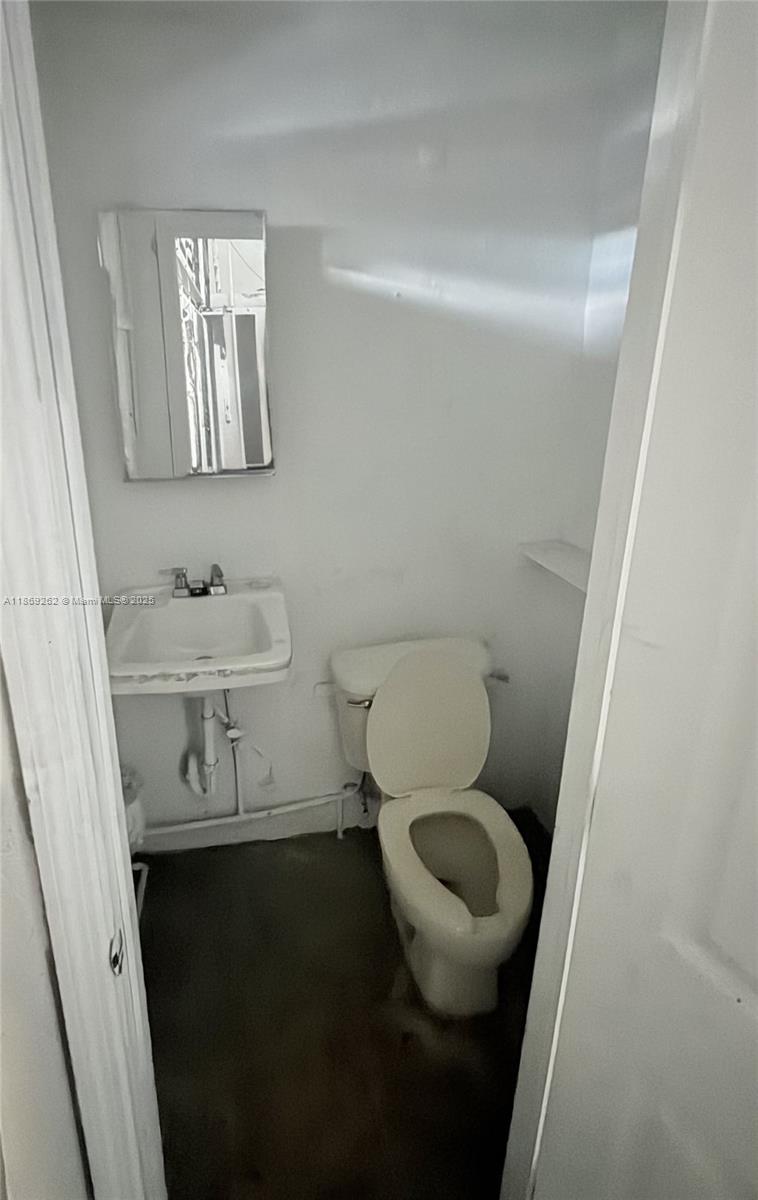 4711 W Hallandale Beach Blvd