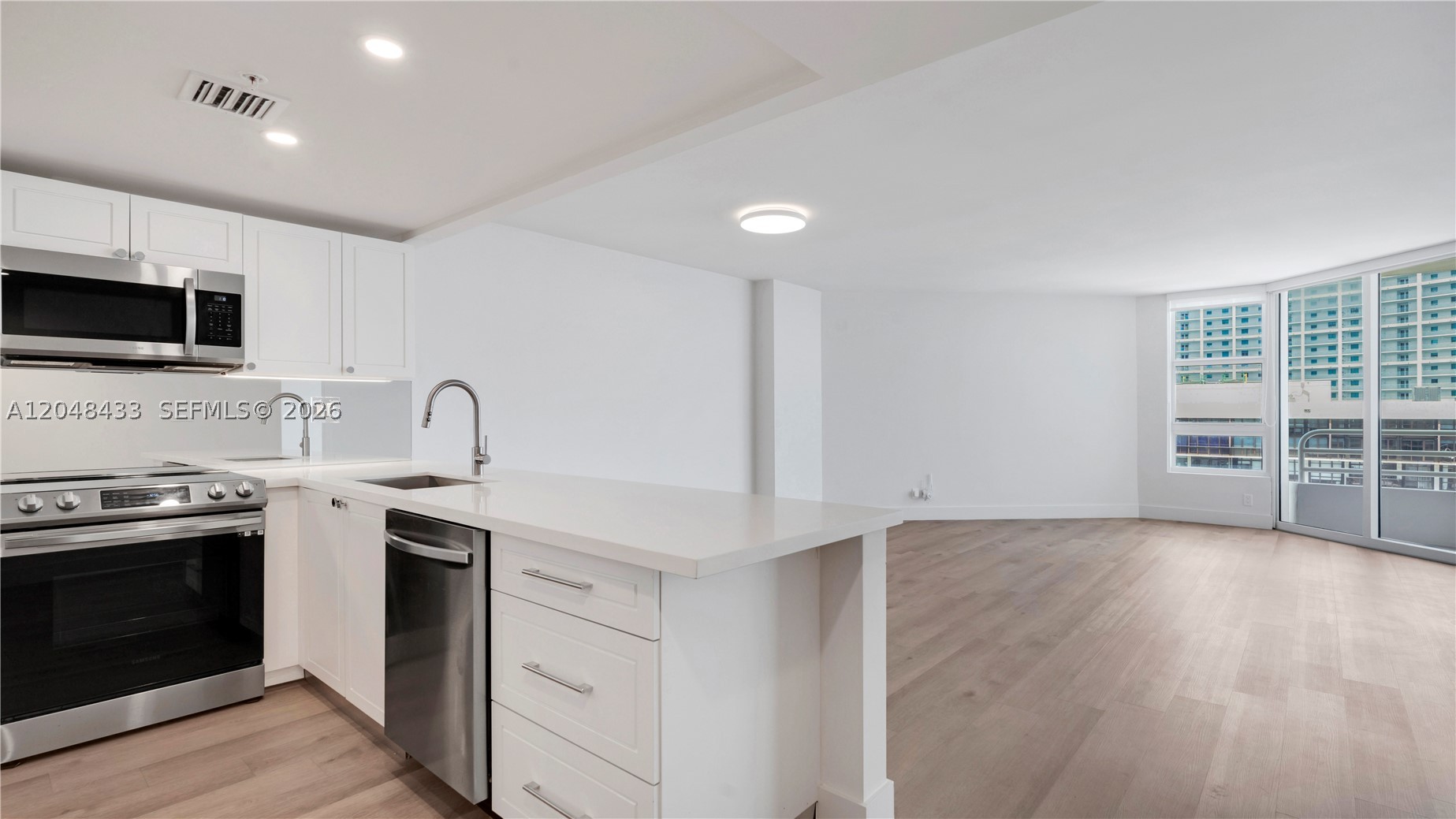 555 NE 34th St 2108