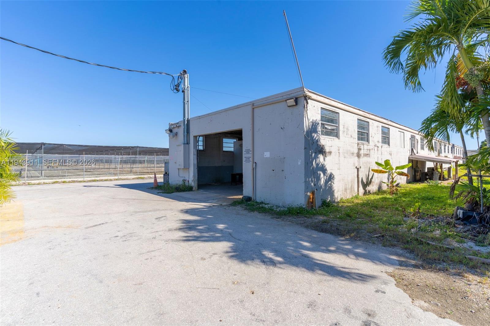 REDLAND-  RENT 10K MONTH - Land