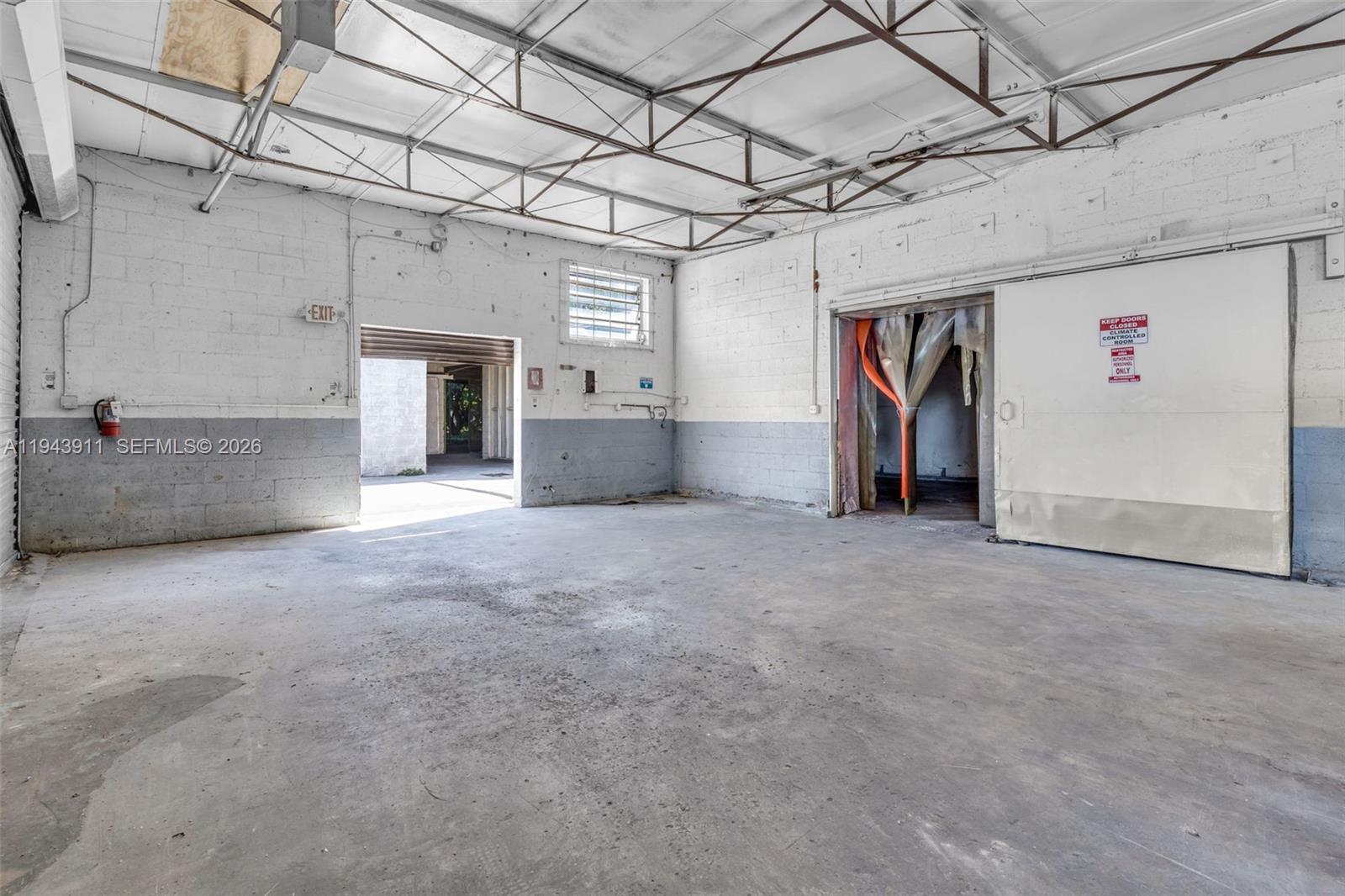 REDLAND-  RENT 10K MONTH - Land