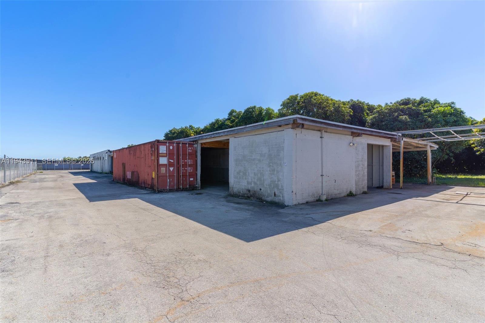 REDLAND-  RENT 10K MONTH - Land